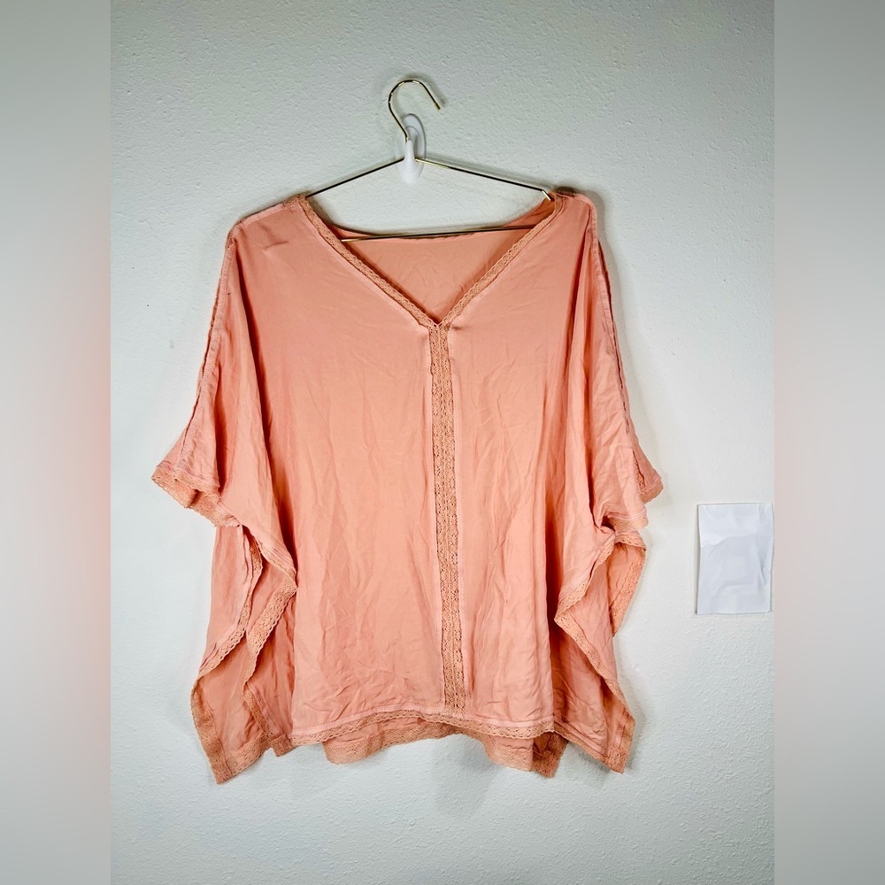 Boho Women’s Peach V-Neck Tunic Top One Size Lightweight Lace Trim 26” - Picture 2 of 6